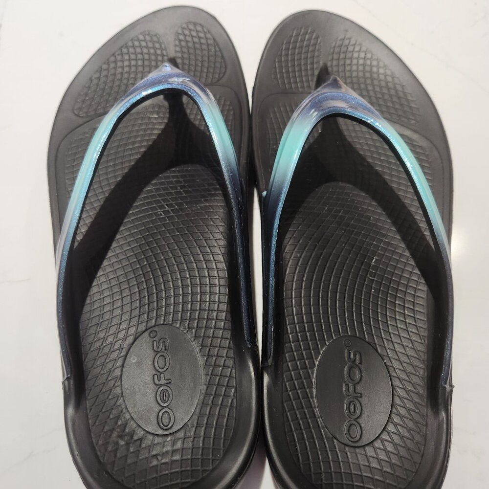 Womens OOFOS Size 11 Luxe Recovery Flip Flops in Atlantis Blue